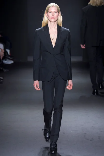 Look 26